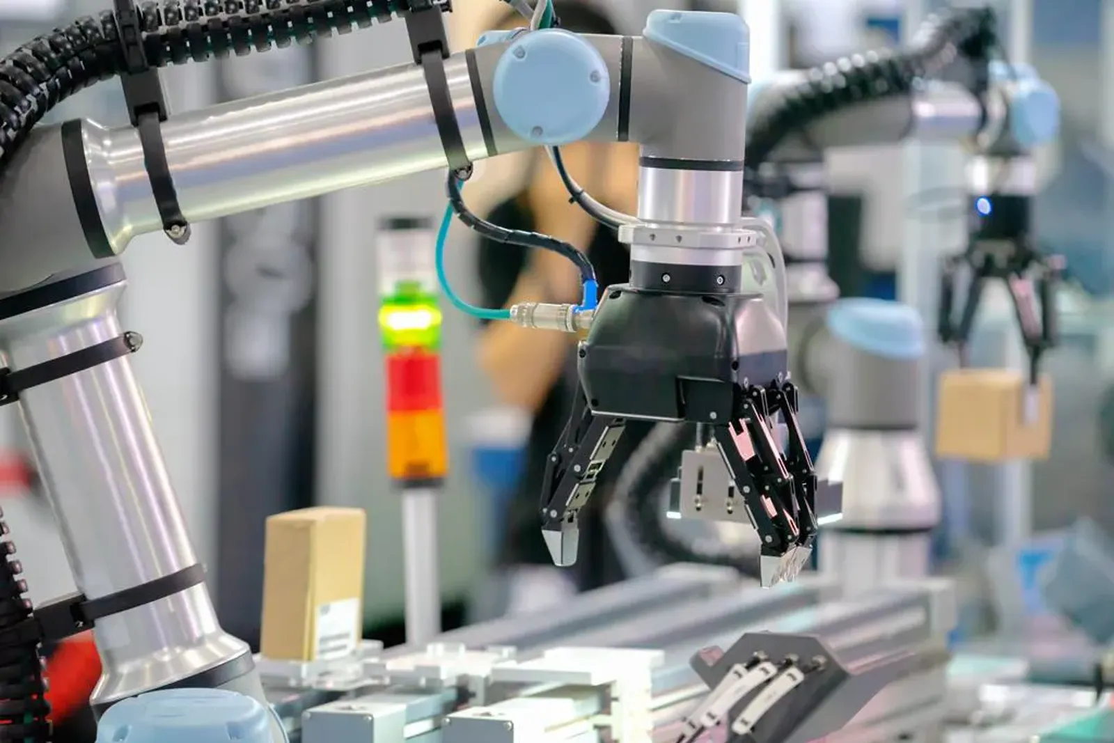 The Role of Cobots in the Modern Factory